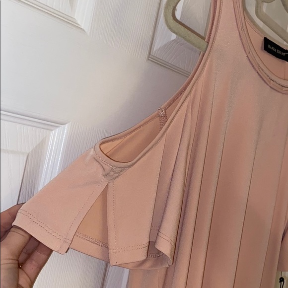 Pink top with cut out shoulders - Picture 3 of 7